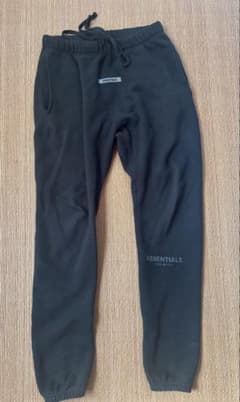 確実正規品 ESSENTIALS 黒 スウェットパンツ Essentials