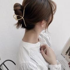 【SALE!!】ゴールド ヘアクリップ ツイストデザイン 金 おしゃれ